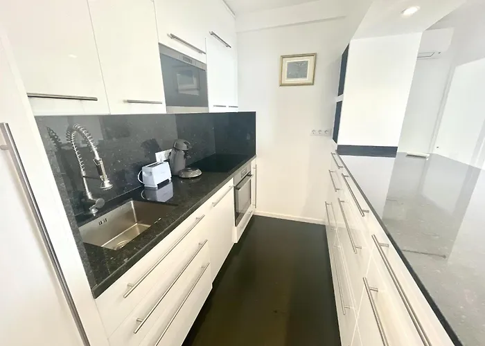 Delfin 7d Appartement Roses